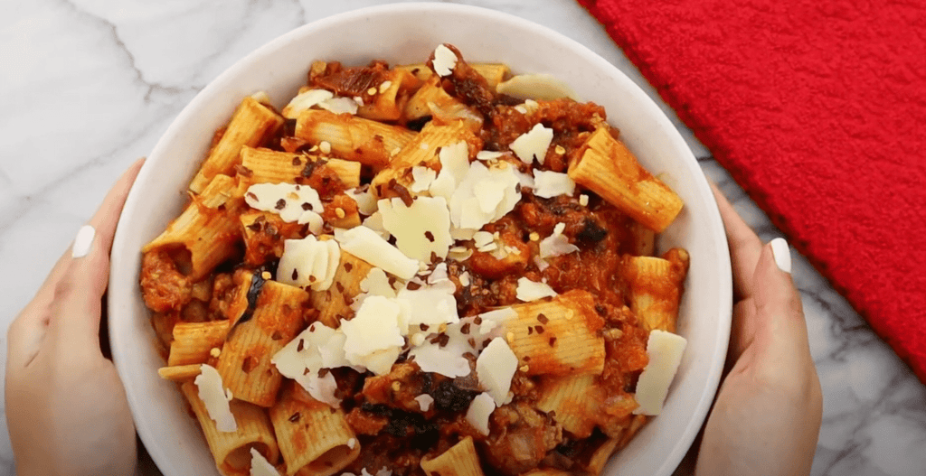 Spicy Sausage Rigatoni - Yo Mama's Foods